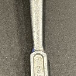 Vintage CRESCENT TOOL LT70 3/8” Drive Unique Round Head Ratchet Wrench. Freshly lubricated & in good working condition.