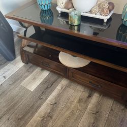 Clean And Nice Tv Stand ( $110 Obo )