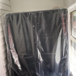KING SIZE BOX SPRING 