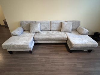 Gray U-Shaped Sectional Sofa with 2 Chaises