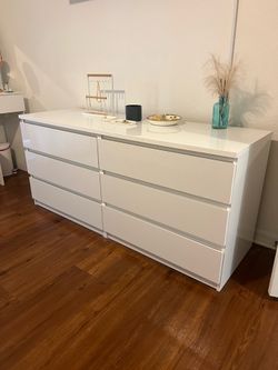 White gloss dresser