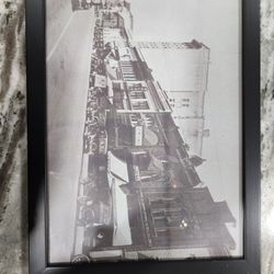 "FRAMED"  black&white_GASTONIA_photo 