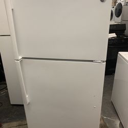 GE refrigerator apartment size
