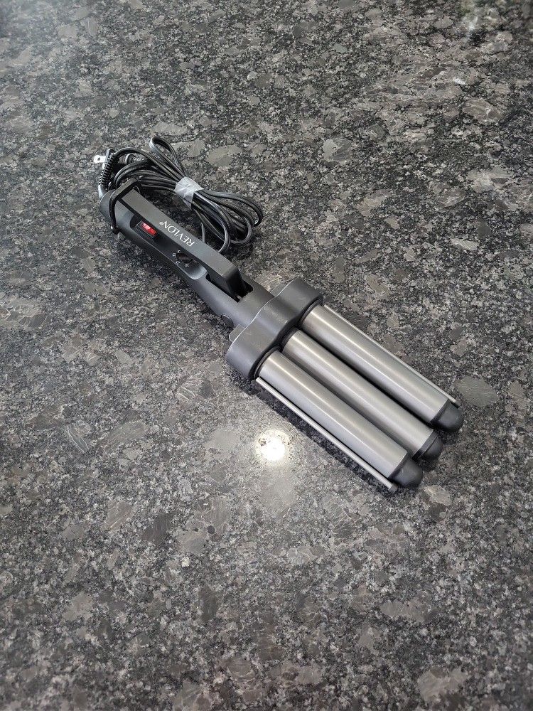 Revlon 3 Barrel Jumbo Hair Waver With Ceramic Tourmaline Coating