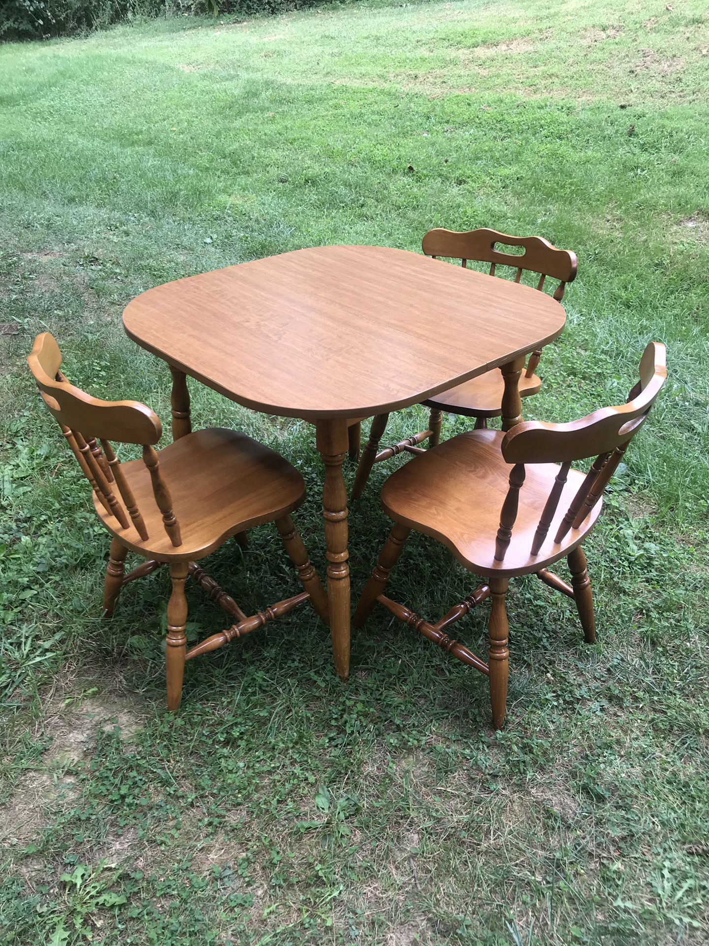 Dining/kitchen table and 3 chairs