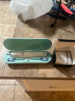 Coco Chanel electric tooth brush  (negotiate )