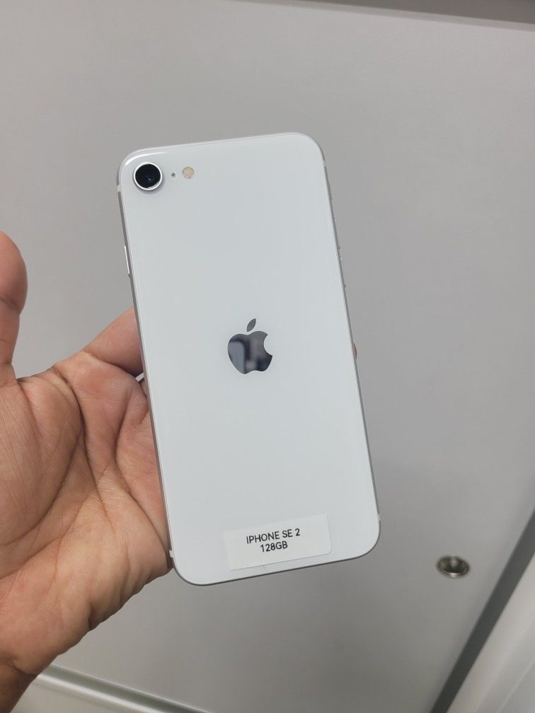 Iphone SE (2da GEN) 128 GB, IOS 26 UNLOCKED, USED GOOD CONDITION 