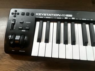 MIDI keyboard