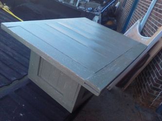 Shabby table with storage