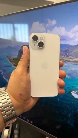 Apple iPhone 15 128GB Unlocked / Liberado $440