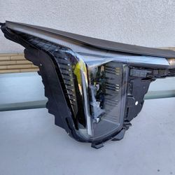 2024 - 2025 KIA SORENTO RIGHT HEADLIGHT PASSENGER SIDE LED USED OEM . B4