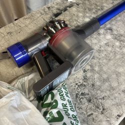 Dyson 8 Plus Animal Cordless Vacuum Cleaner