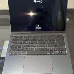 MacBook Air M2 8gb RAM 13.6in 500gb SSD
