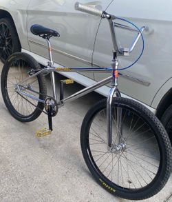 1995 GT PRO SERIES 24’ amazing condition BMX bike