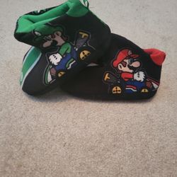 Little Boys Mario Amd Luigi Slippers Size 13-1