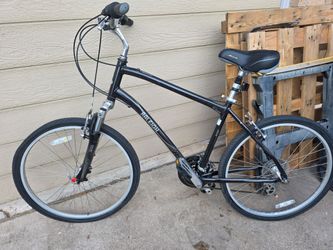 Raleigh Black Hybrid Comfort Bike