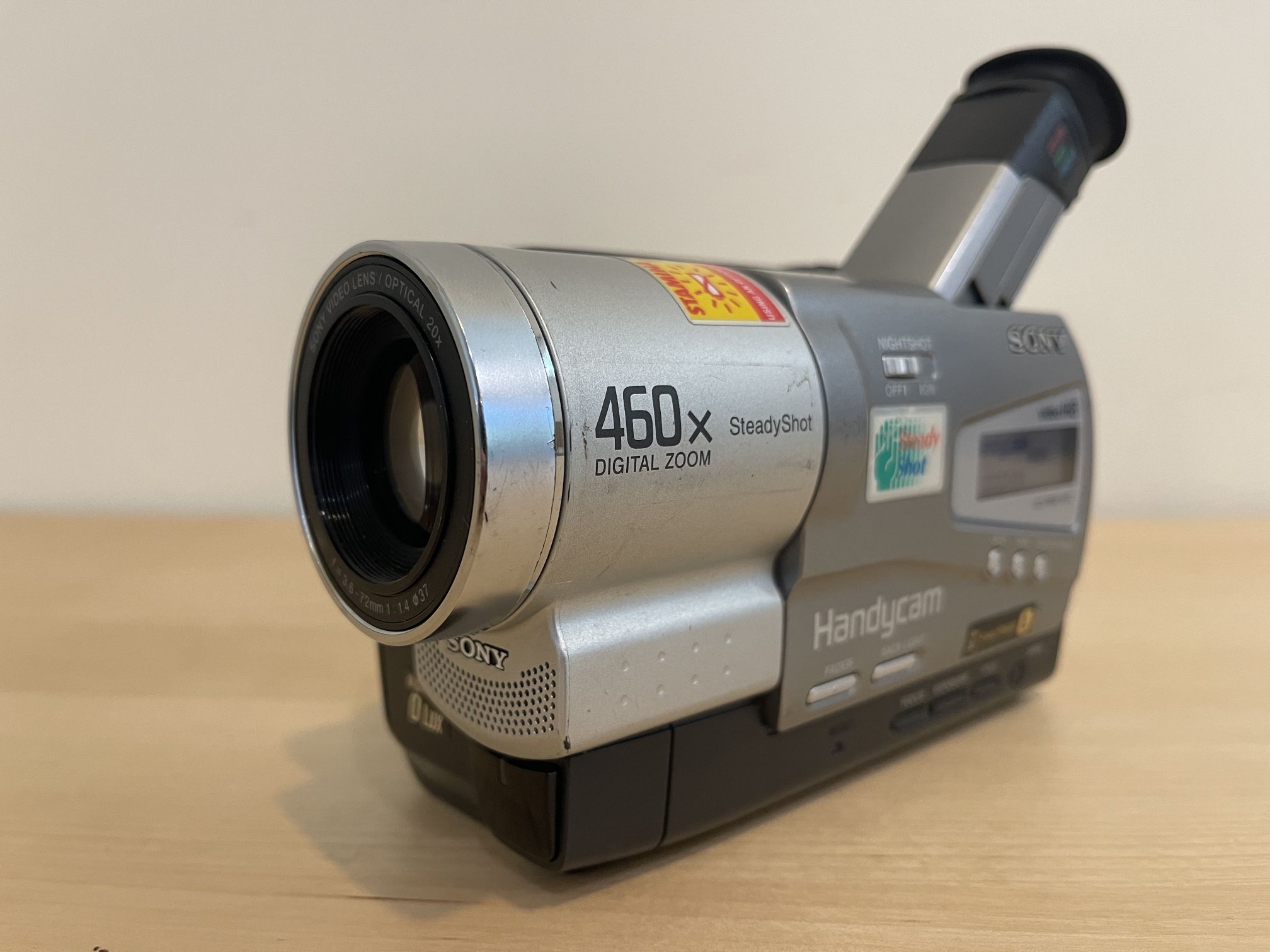 2001 Sony TR818 CCD Hi 8mm Video Camera
