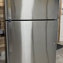 33” Refrigerator/Garage Ready 21.9cu.ft.