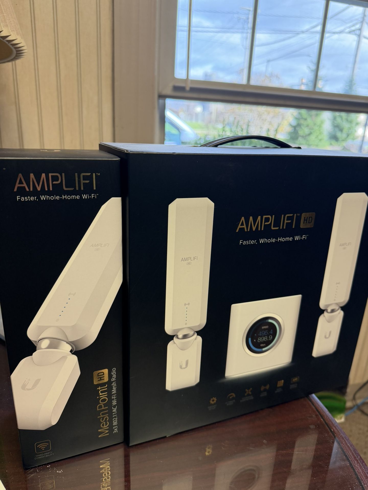 Ubiquiti AmpliFi HD Home Wi‑Fi System (router + 3 mesh points) used