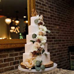 Like New Handmade Wedding Decorations/Decor