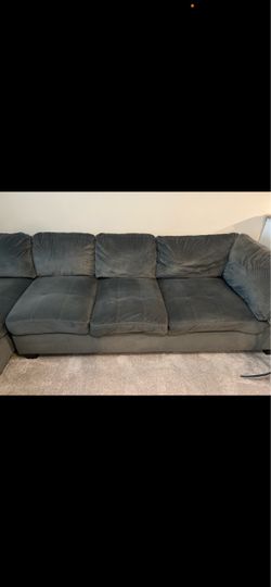 ✨ Gray Sectional Sofa + Loveseat Set – Great Condition! ✨