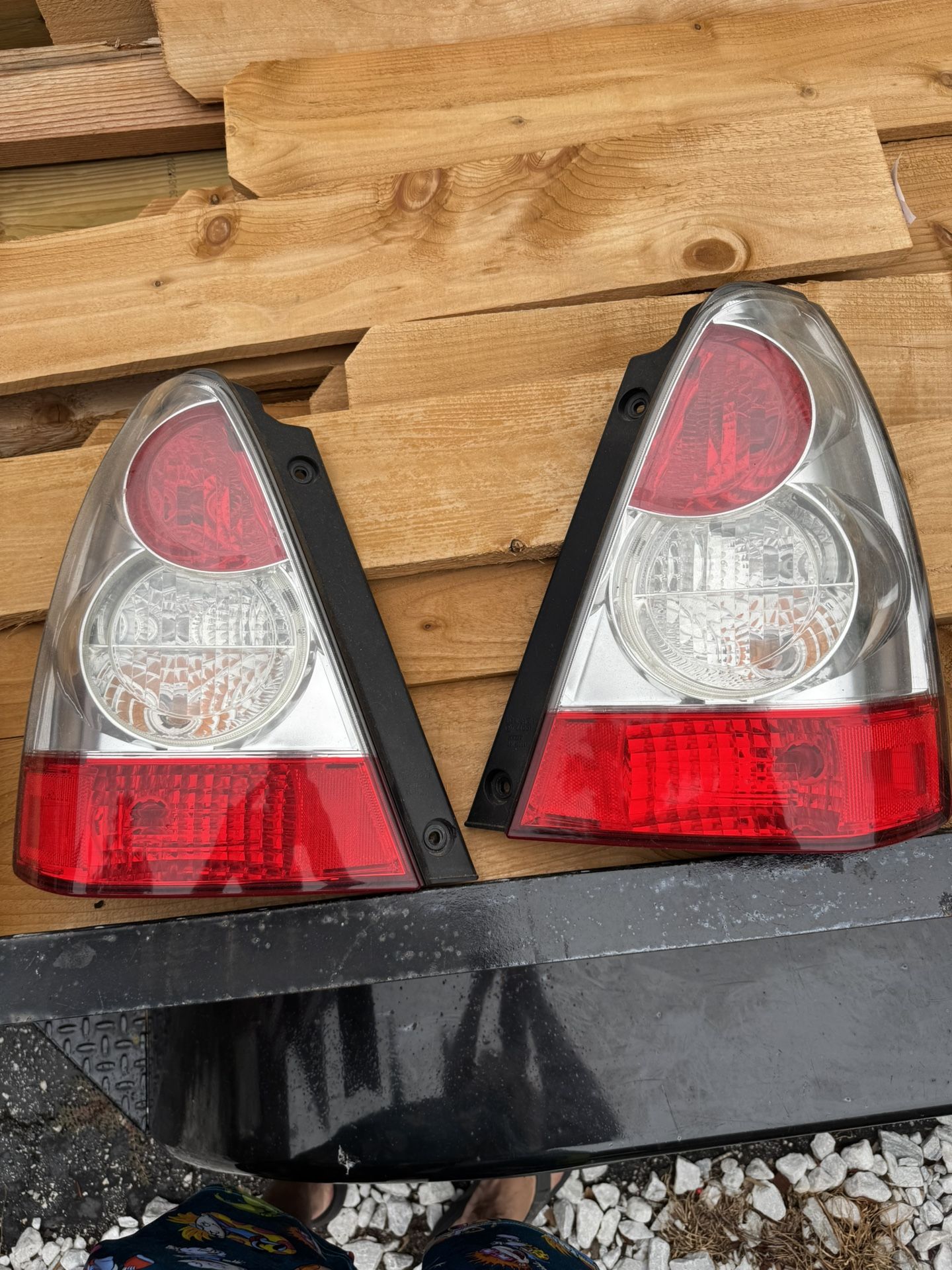 2006-2008 Subaru Forester OEM tail Light Assembly