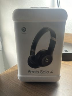 BEATS SOLO 4 -Never Used !