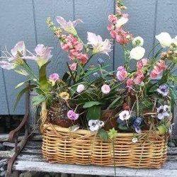 Beautiful Life Like Looking *Country Cottage* Floral Arrangement