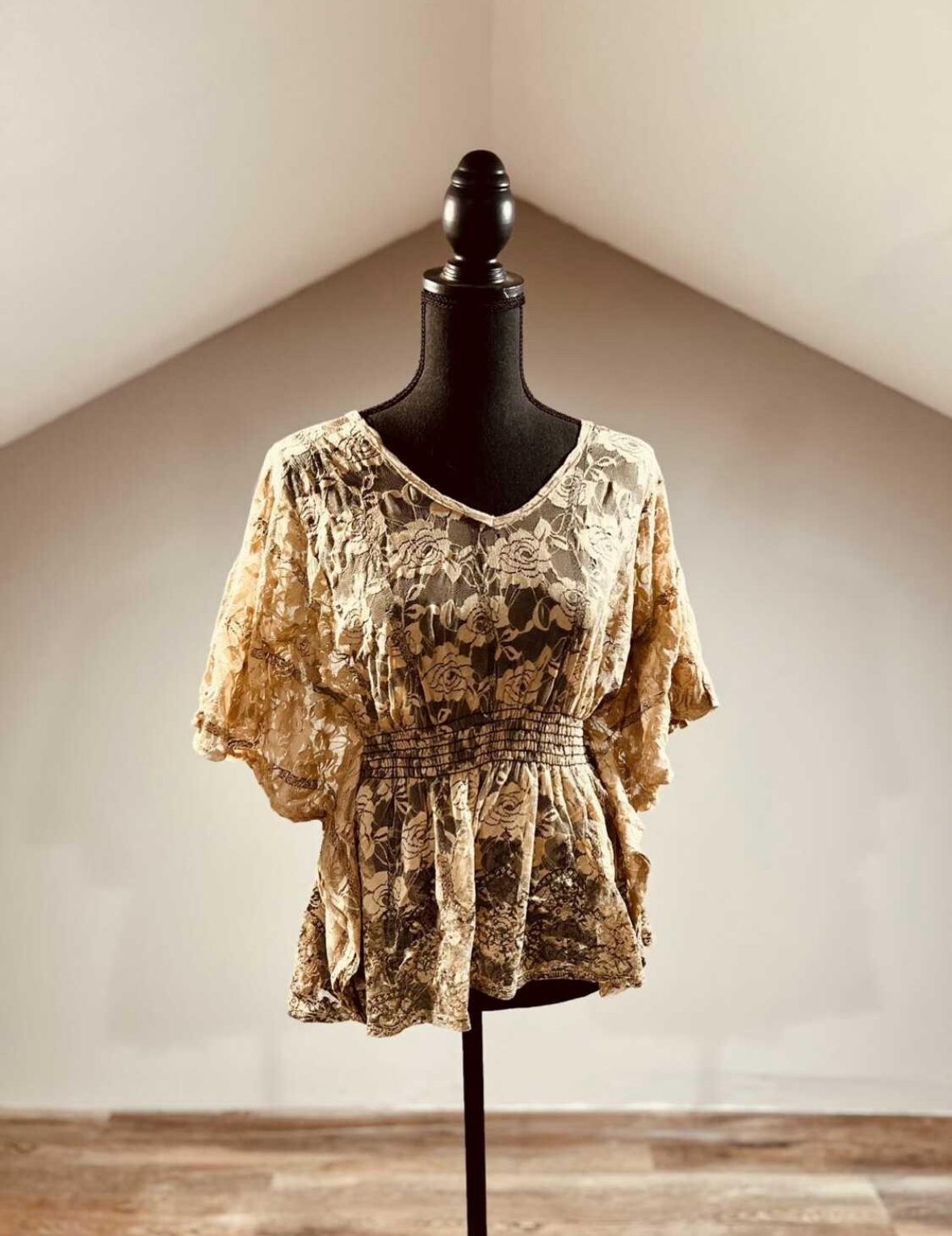 Brown lace scoop neck blouse - S