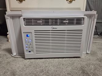 Window AC w/ glow in the dark remote