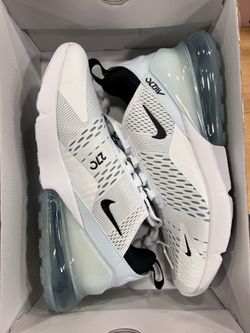 NEW NIKE AIR MAX 270 9.5 MENS
