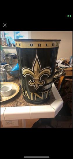 Metal wastebasket