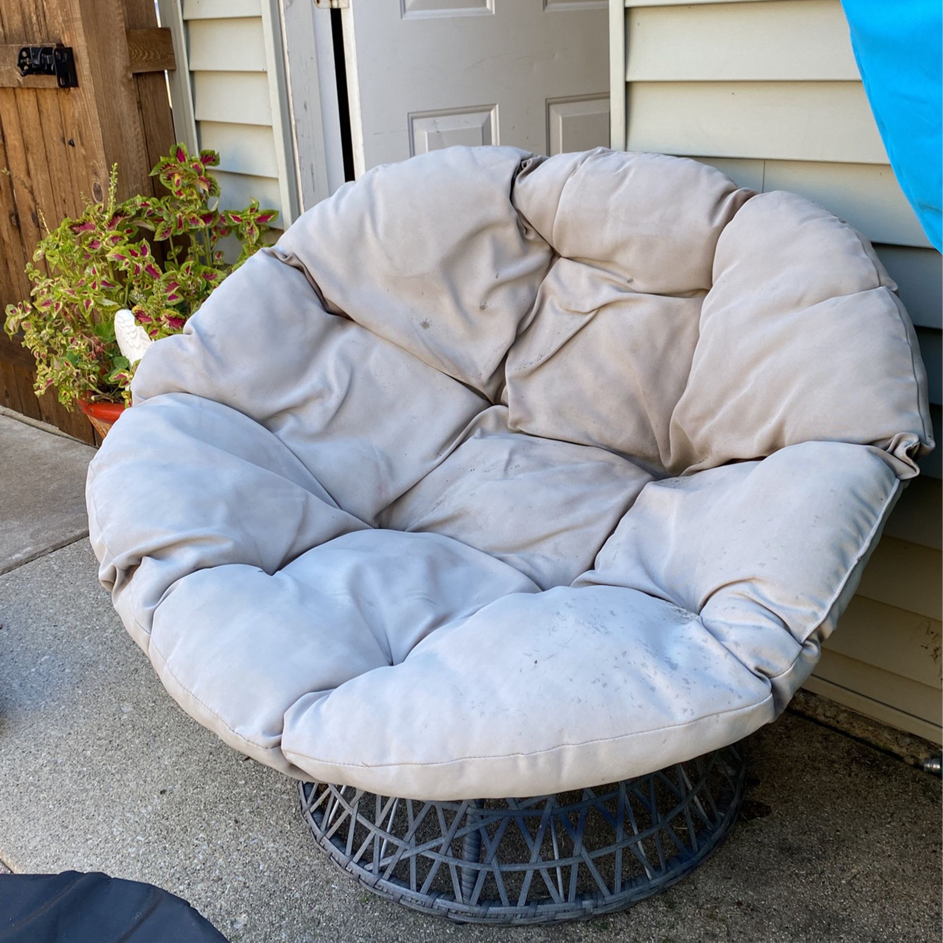 Outdoor Chair / Papasan 