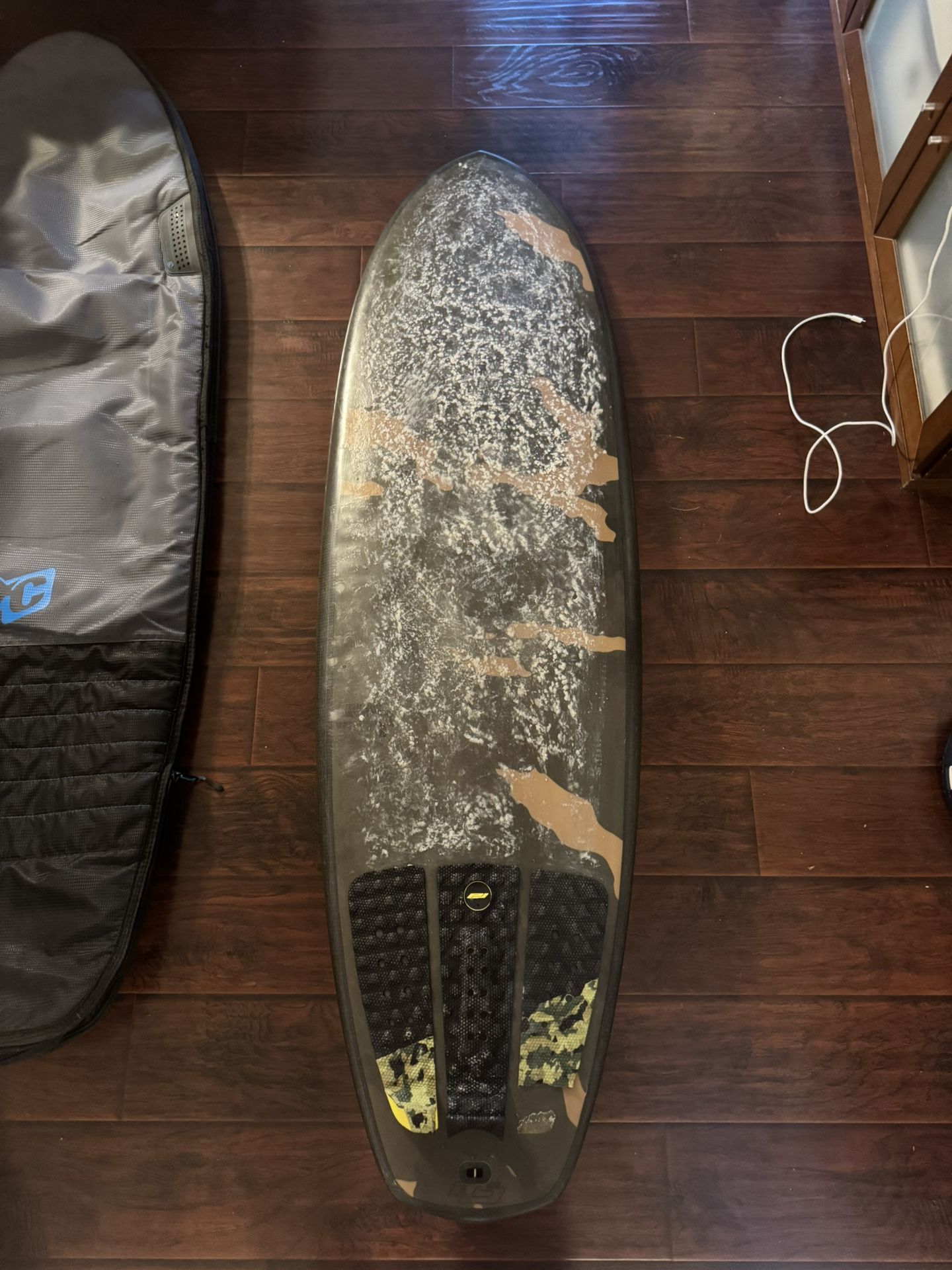Haydenshapes Plunder Future Flex 5'8 32L Surfboard for Sale in Los