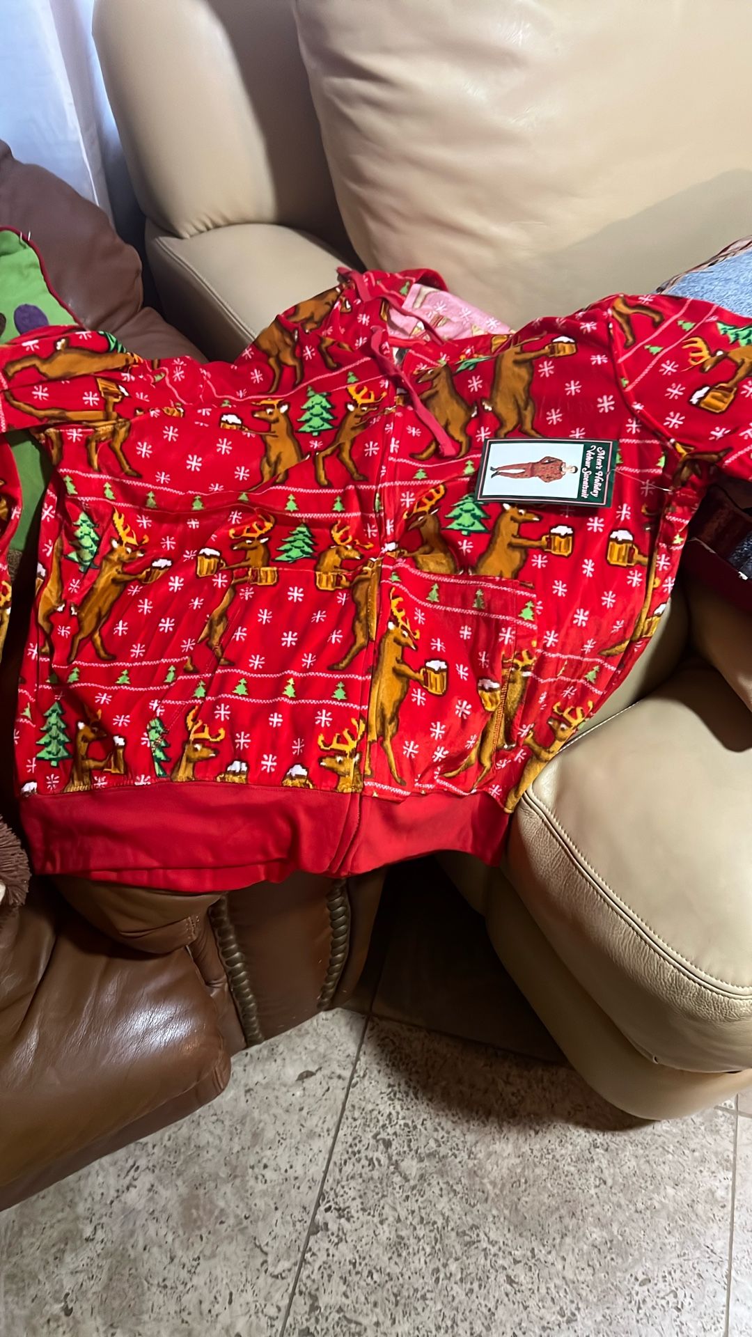 Men’s 2xl Christmas Drinking Reindeer Zip Up Hoodie