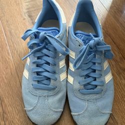 Women’s Adidas Sambas 