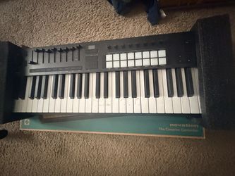 Novation Launchkey 49 MIDI Keyboard Controller