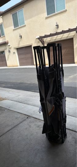Portable folding play yard