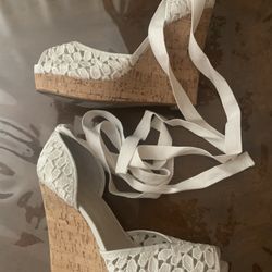Nine West Lace Sandals Size 9
