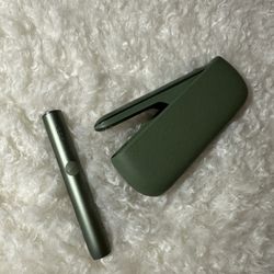 IQOS Iluma Heated Tobacco Device 