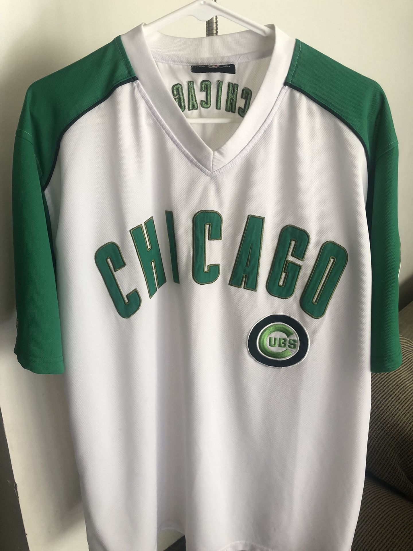 VINTAGE CHICAGO CUBS WHITE GREEN V-NECK STITCHES JERSEY LARGE
