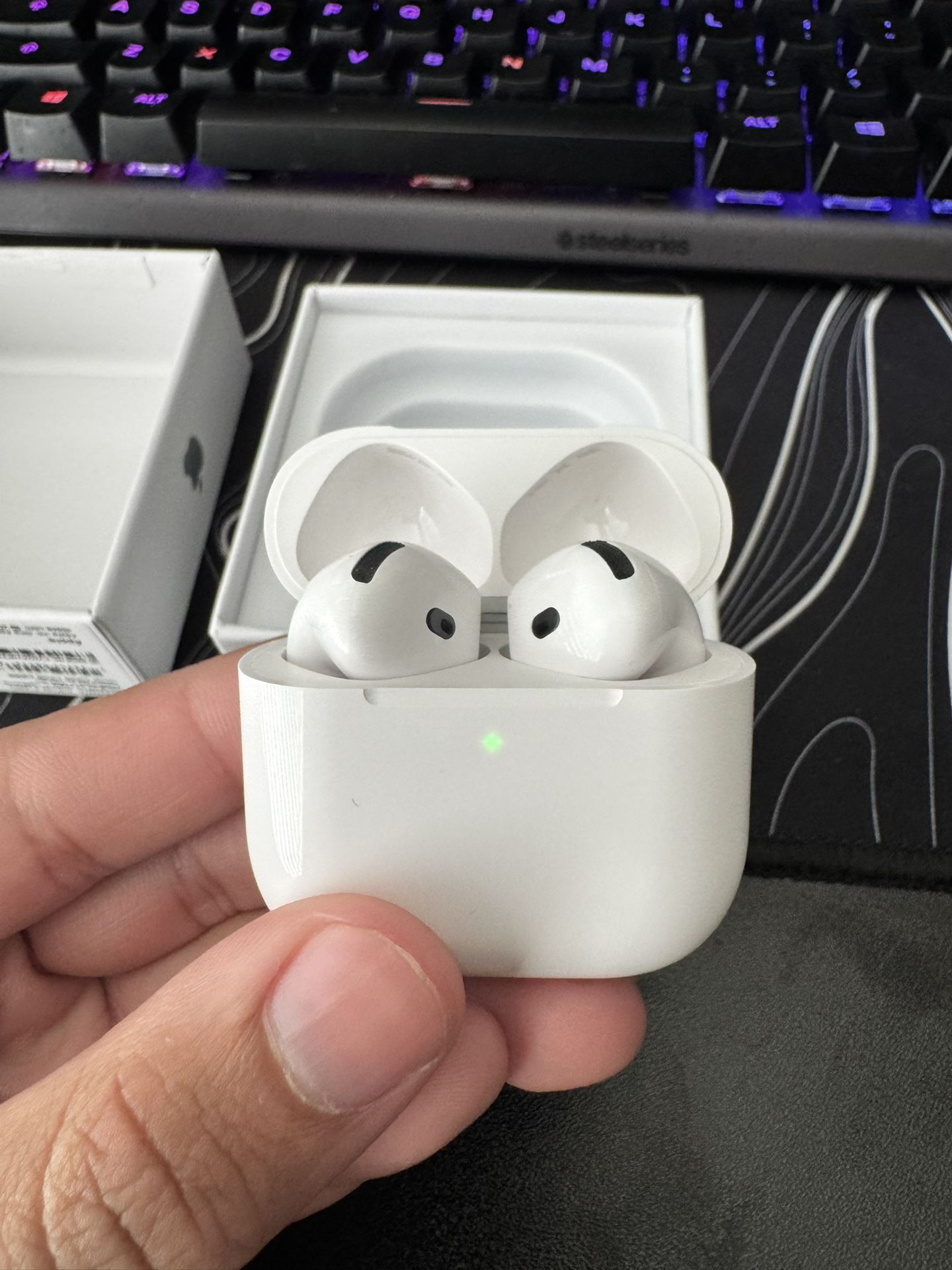 Apple Airpods 4th Generation with Active Noise Cancellation