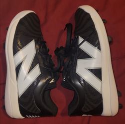 Brand New New Balance Black White Baseball Cleats Youth Sizes 1, 4