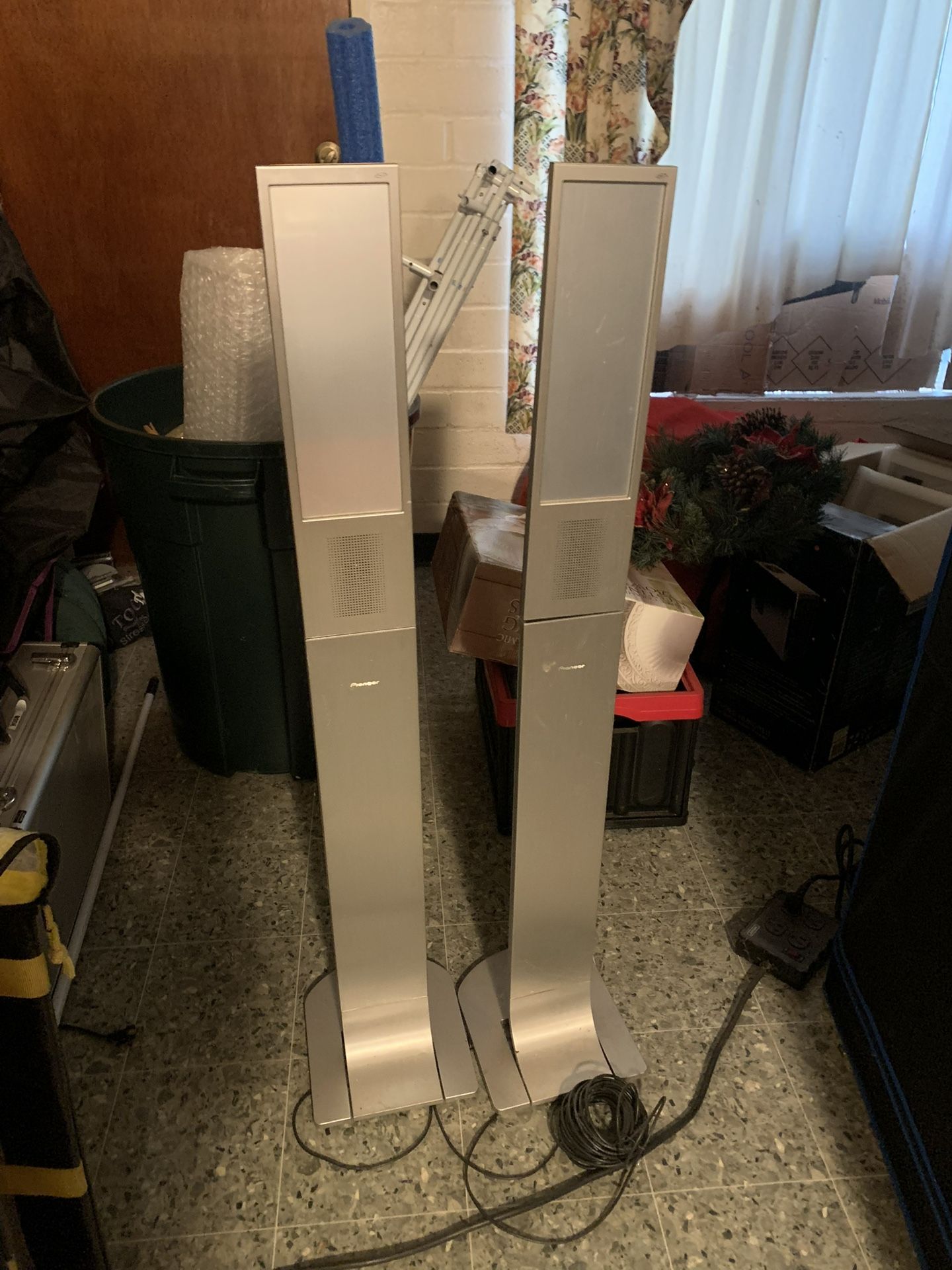 Pioneer speakers