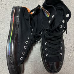 ⭐️CONVERSE ALL STARS SIZE 9.5⭐️