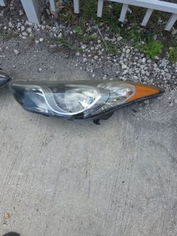 2011 hyundai elantra headlights