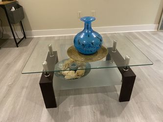 Coffee Table With Vase