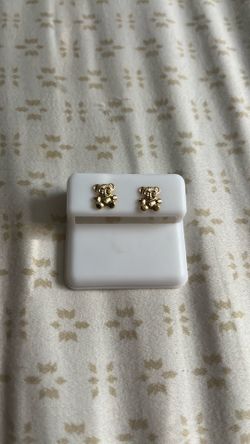 Gold earrings