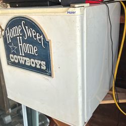 Mini refrigerator