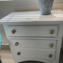 Small Dresser/ Nightstand 